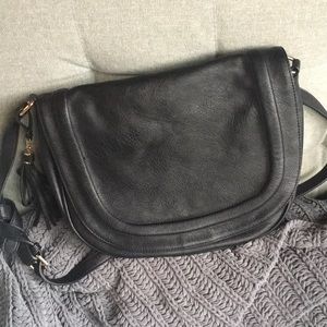 Black crossbody saddle bag